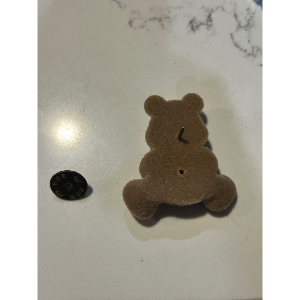 Flocked Brown Teddy Bear w Alaska Plaque Pin Brooch 1.5 inches Vintage Cute - Picture 2 of 5
